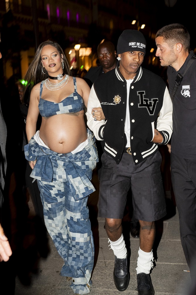 Рианна и A$AP Rocky стали родителями второго ребенка. ТОП провокационных образов беременной певицы